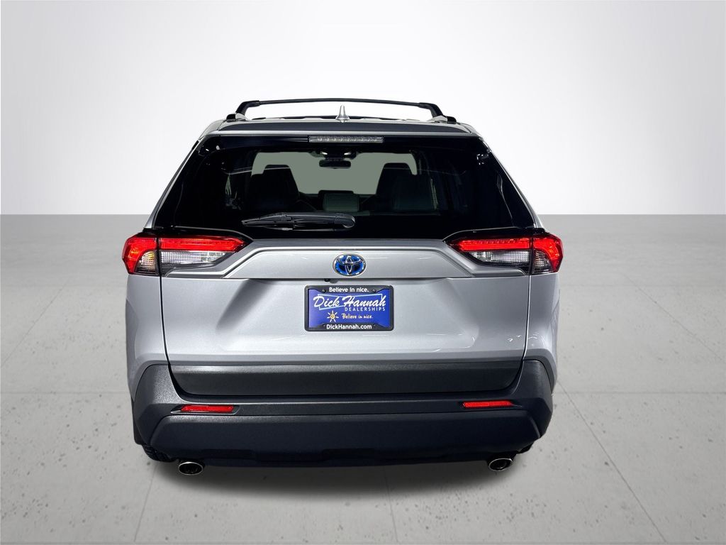 2022 Toyota RAV4 Hybrid XLE Premium photo 6