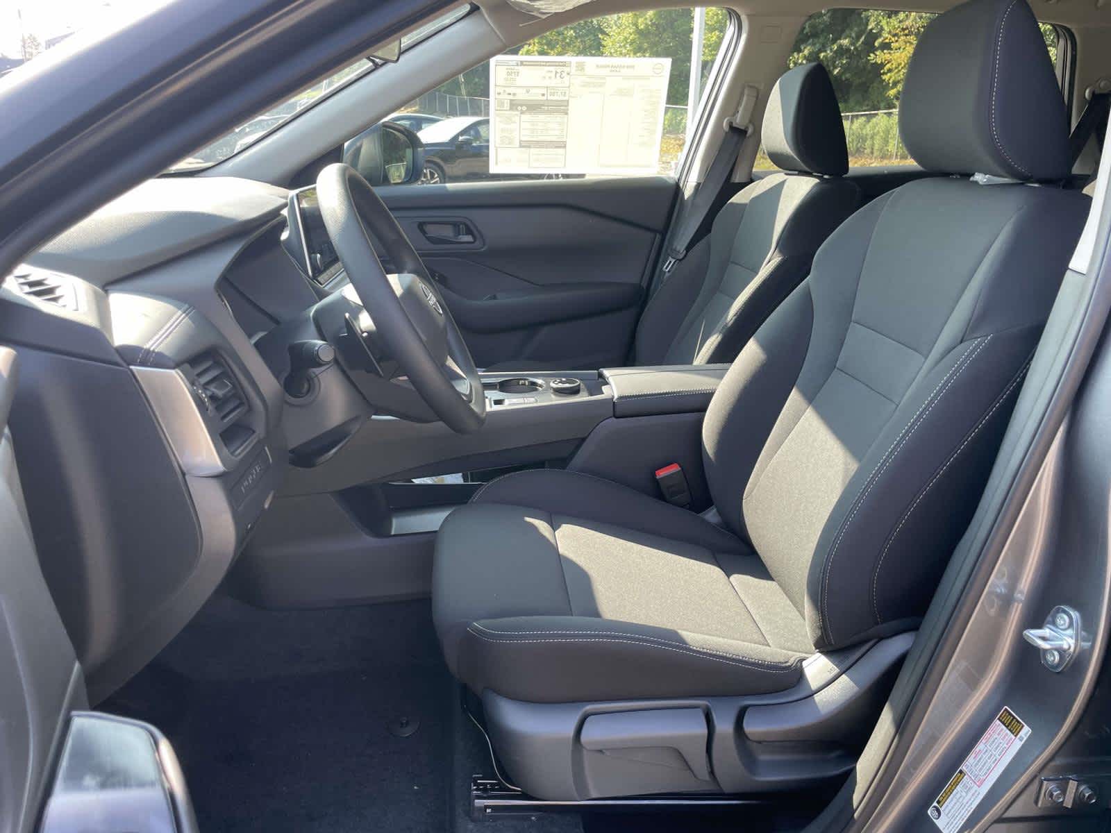 2026 Nissan Rogue S photo 11