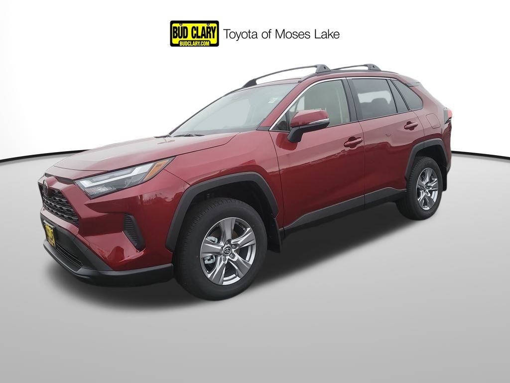 2025 Toyota RAV4 XLE's photo