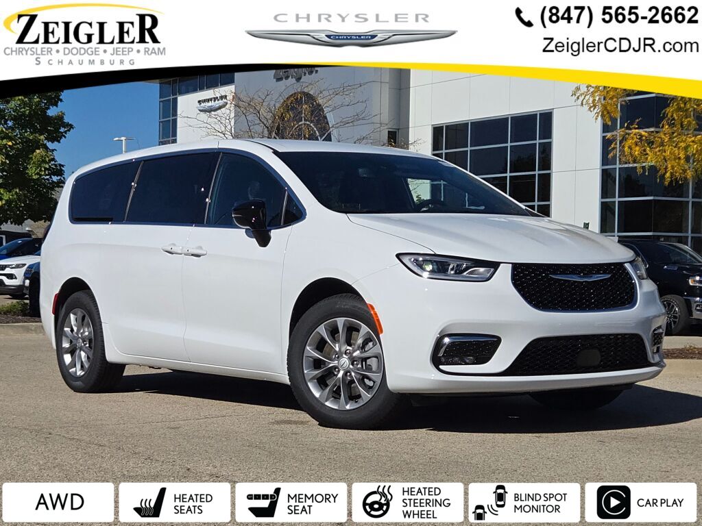 2026 Chrysler Pacifica Select's photo