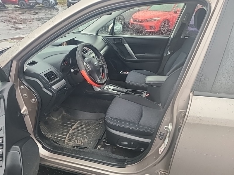 2015 Subaru Forester 2.5i Premium photo 11