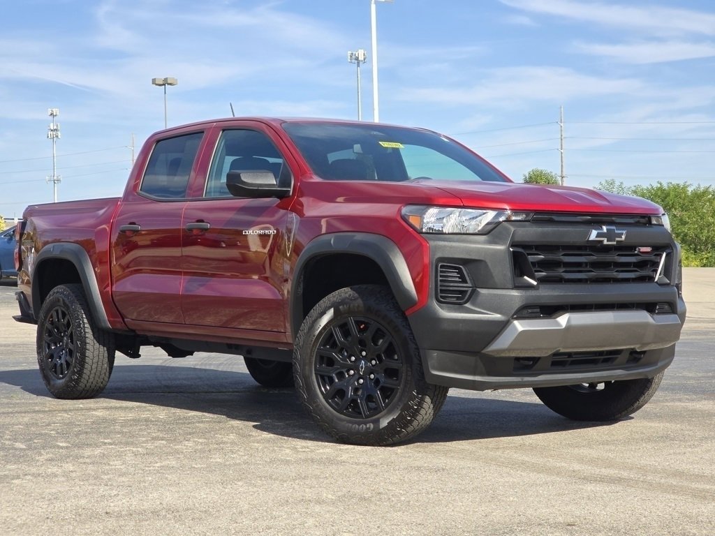 2023 Chevrolet Colorado Trail Boss photo 2