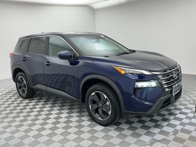 2024 Nissan Rogue SV photo 3