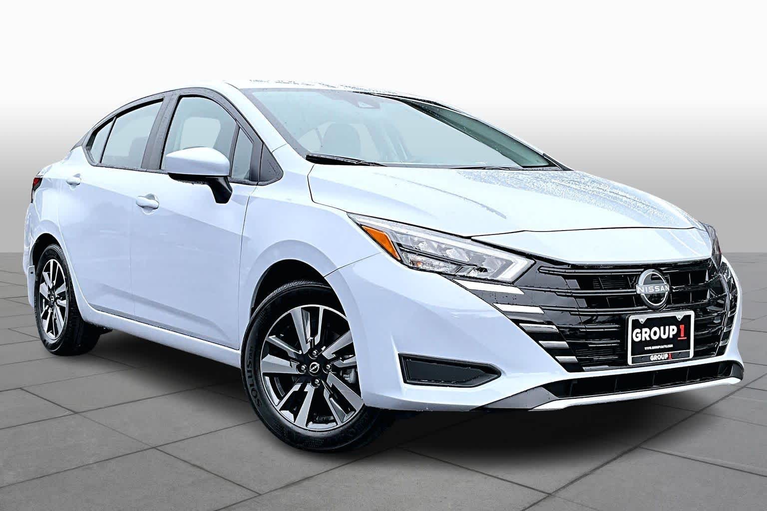 2025 Nissan Versa SV photo 2