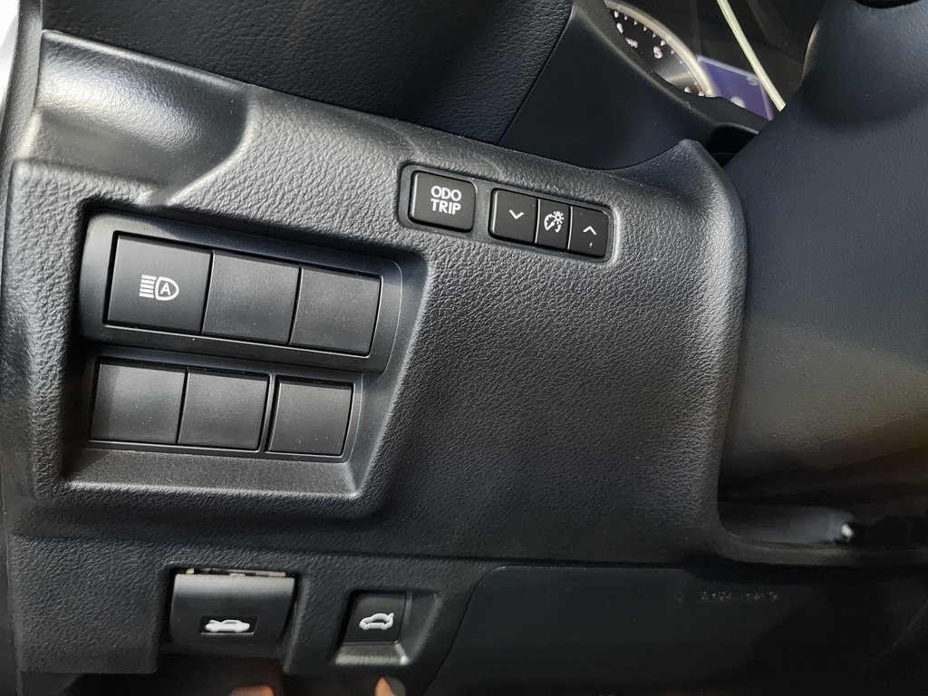 2025 Lexus IS 300 photo 13
