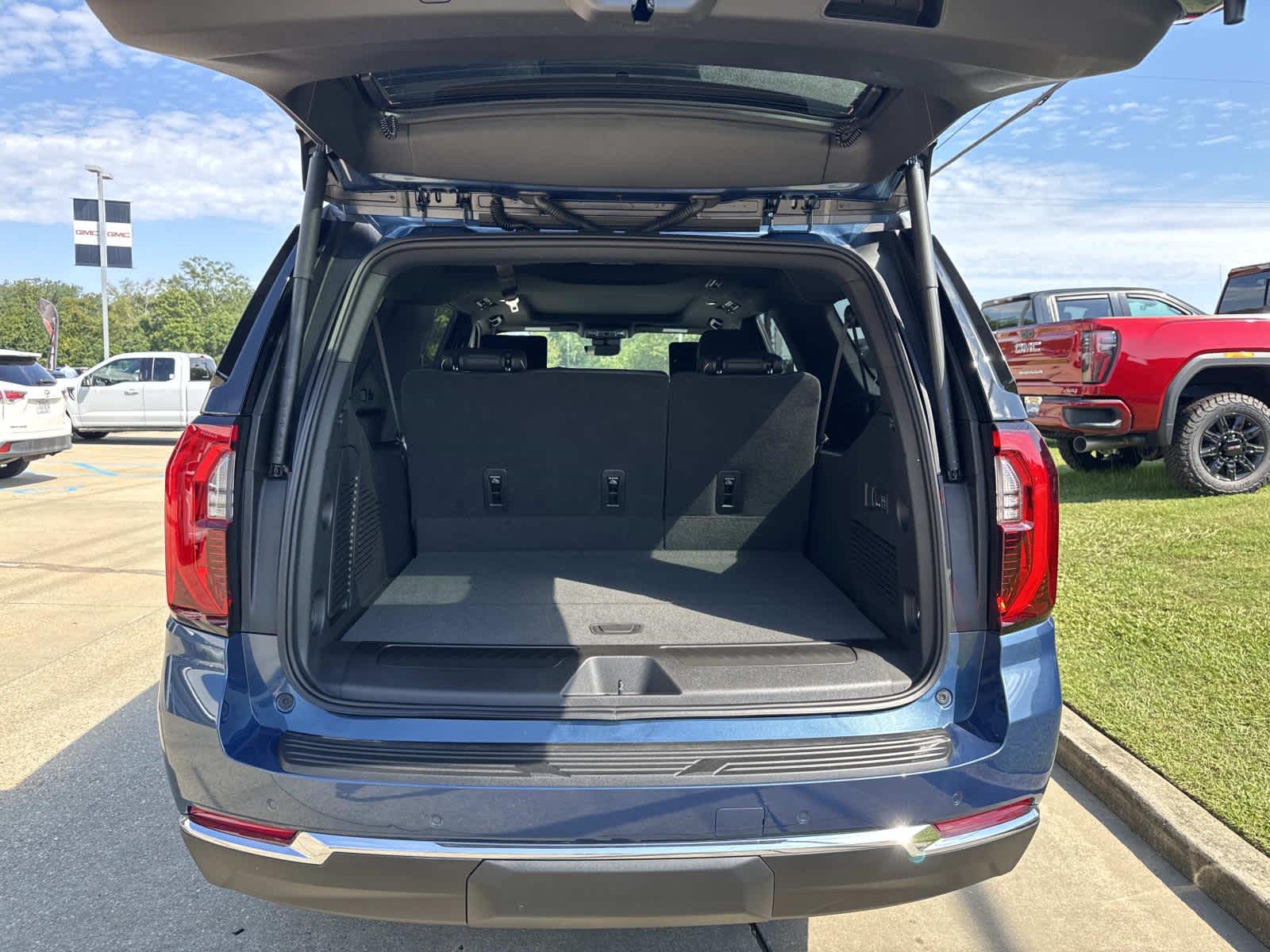 2025 Gmc Yukon XL photo 7