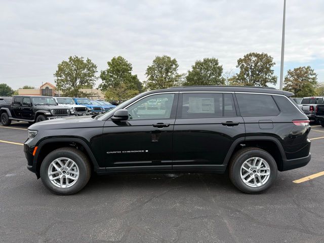 2025 Jeep Grand Cherokee Laredo photo 4