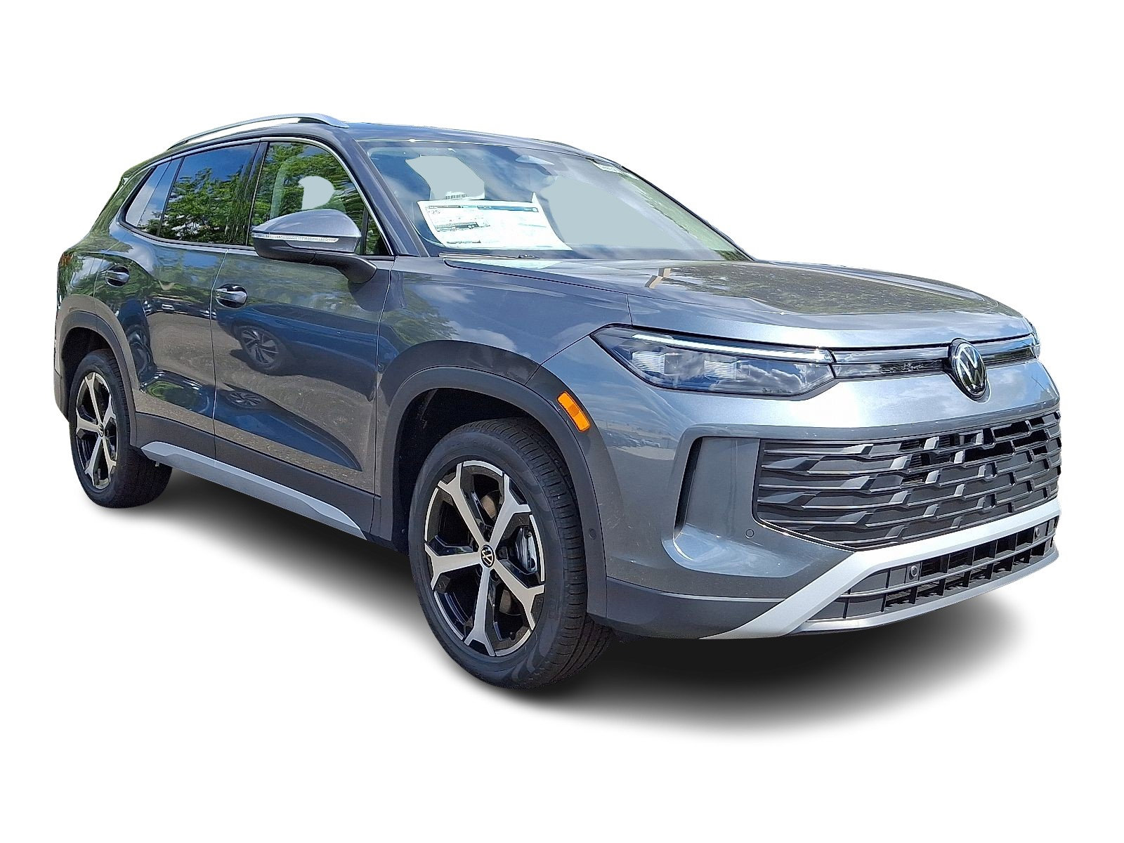 2025 Volkswagen Tiguan SE photo 3