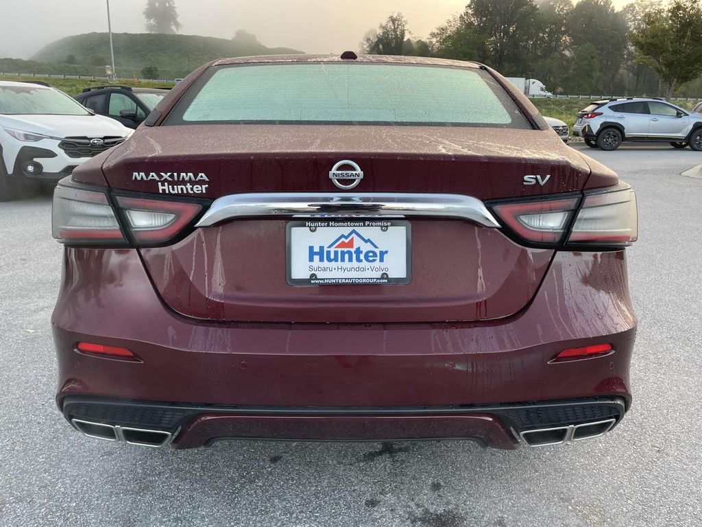 2020 Nissan Maxima SV photo 26