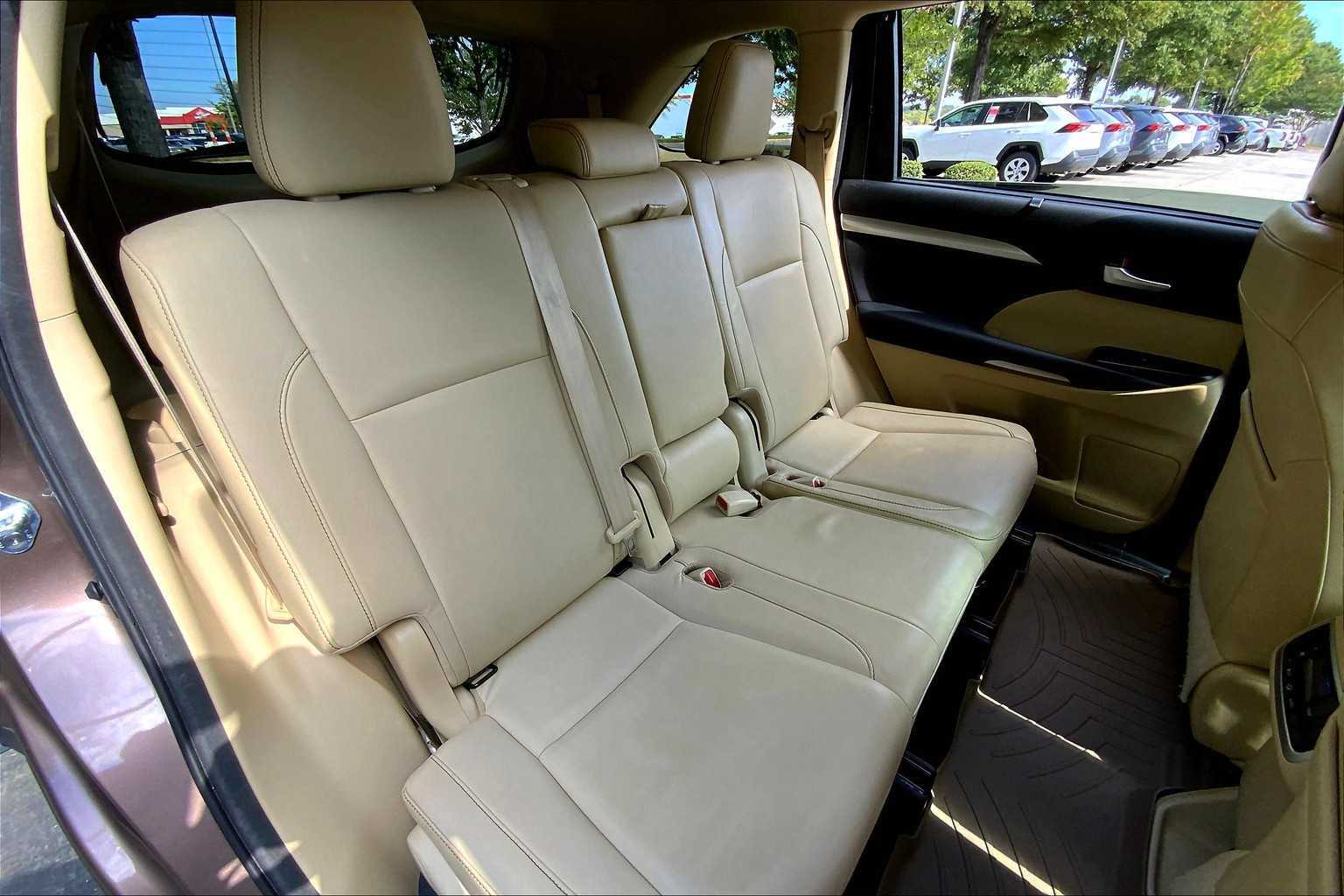 2017 Toyota Highlander XLE photo 18