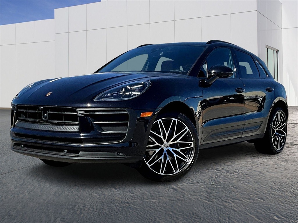 2025 Porsche Macan Base