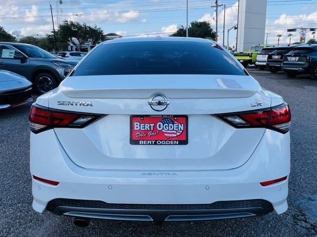 2023 Nissan Sentra SR photo 4