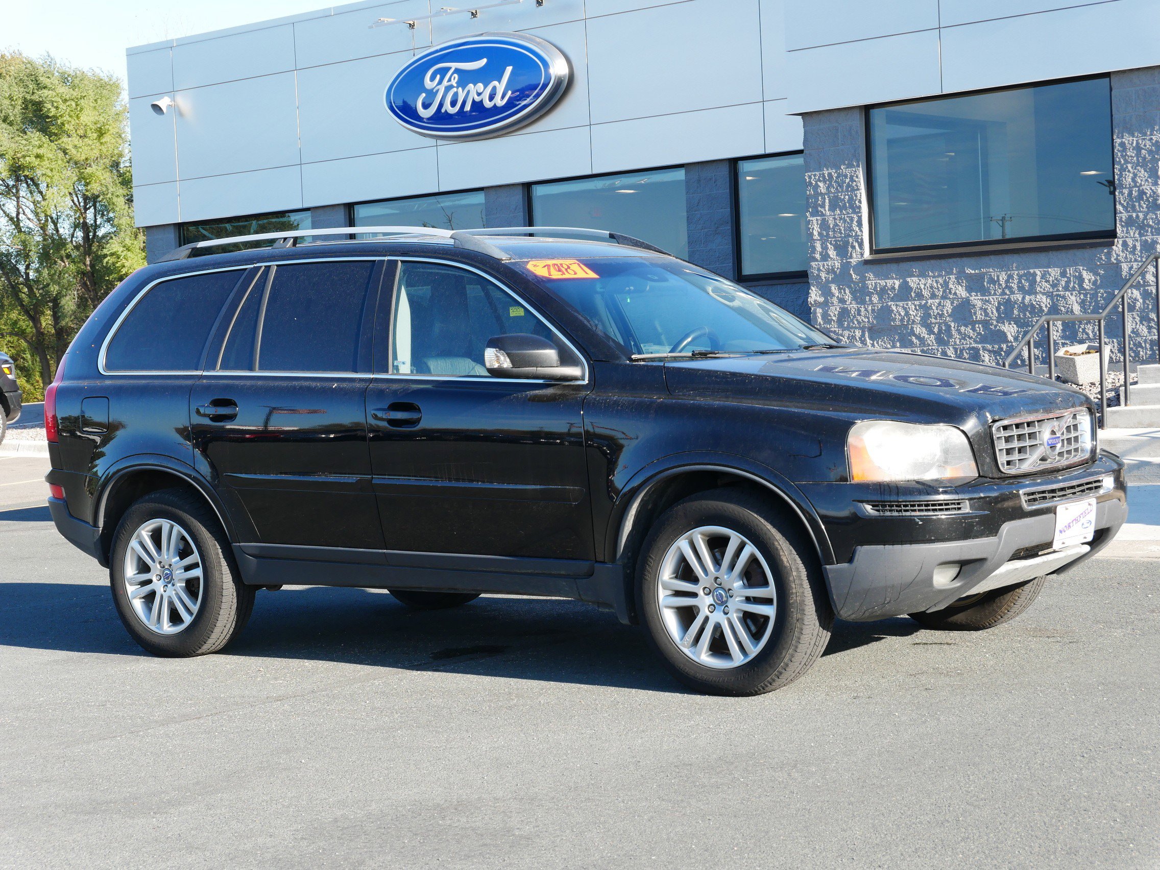 Used 2010 Volvo XC90 3.2 with VIN YV4982CZ0A1555822 for sale in Northfield, Minnesota