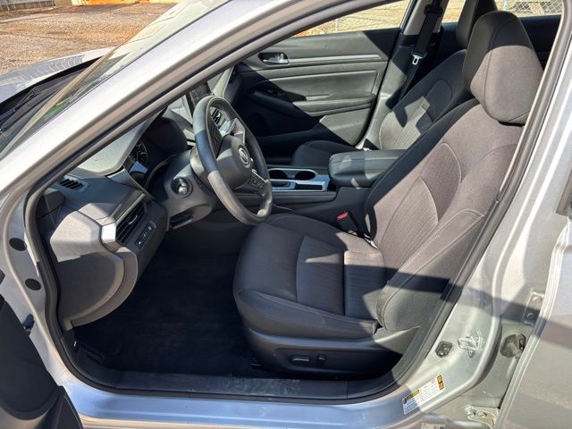 2023 Nissan Altima 2.5 SV photo 4