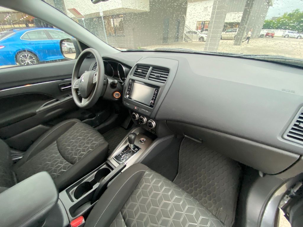 2024 Mitsubishi Outlander Sport ES photo 31