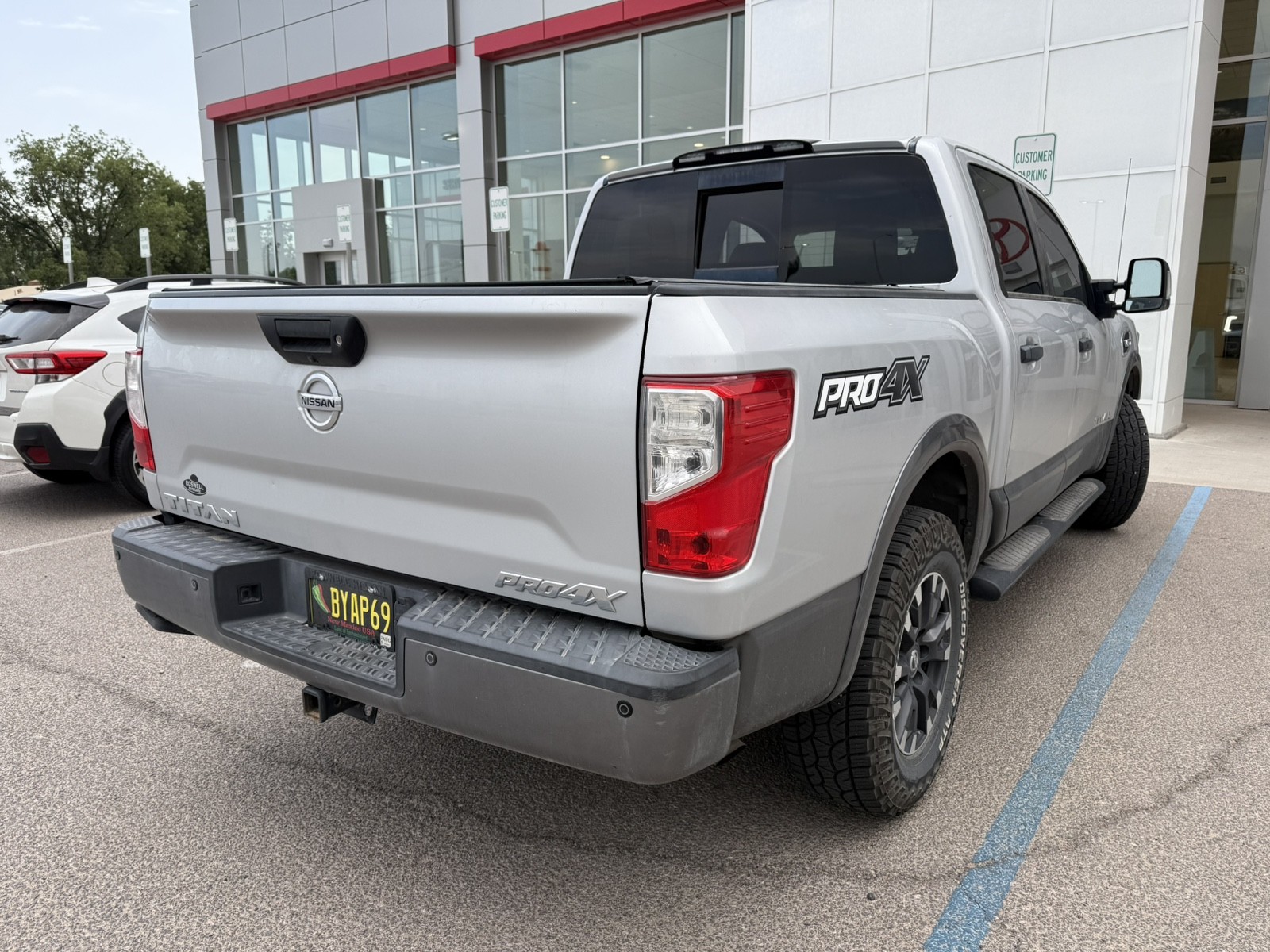 Used 2017 SILVER Nissan PRO-4X image 6