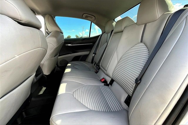 2022 Toyota Camry SE photo 14