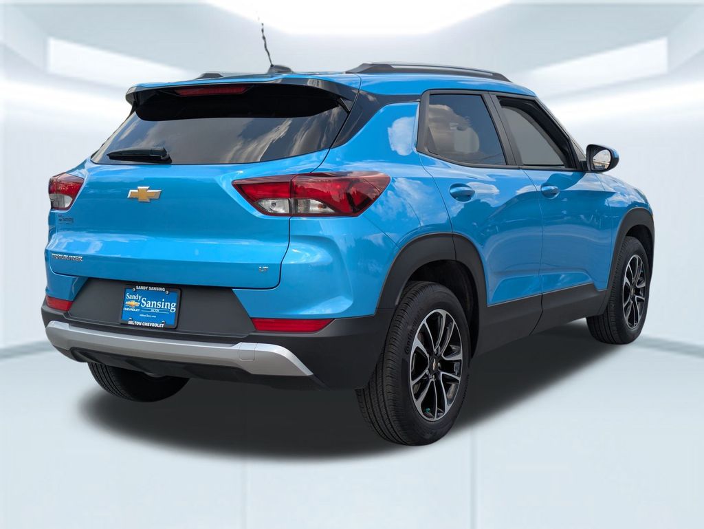 2025 Chevrolet Trailblazer LT photo 5