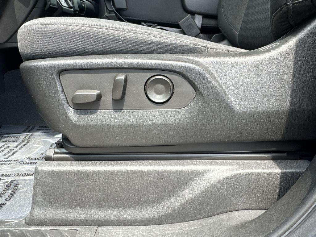 2022 Chevrolet Silverado 1500 Custom photo 13
