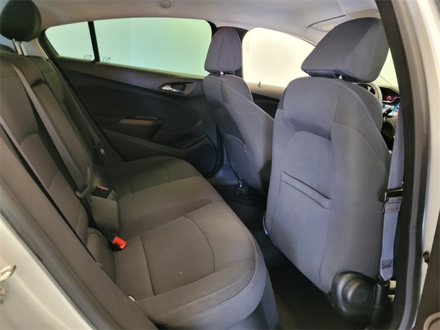 2017 Chevrolet Cruze LT photo 13