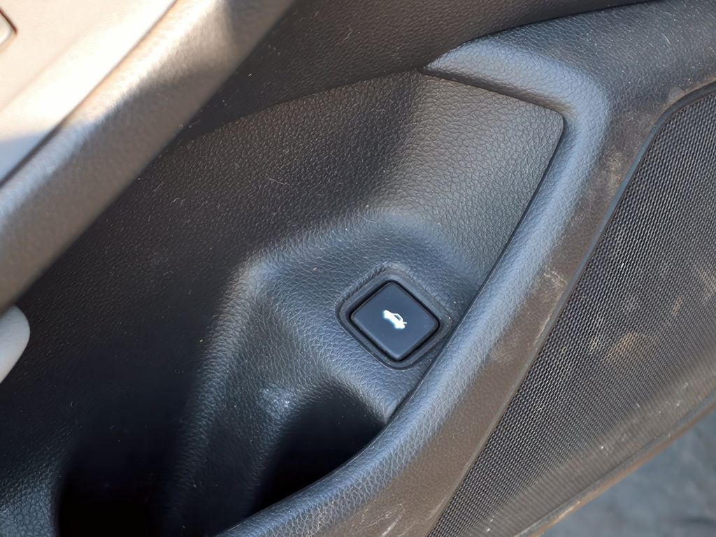 2019 Honda Accord LX 1.5T photo 12
