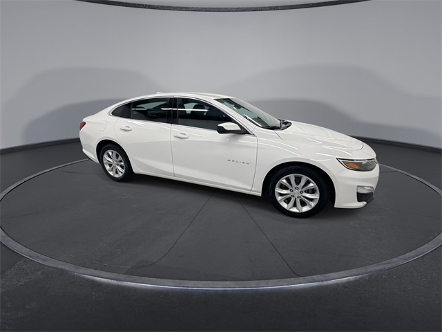 2023 Chevrolet Malibu 1LT photo 2