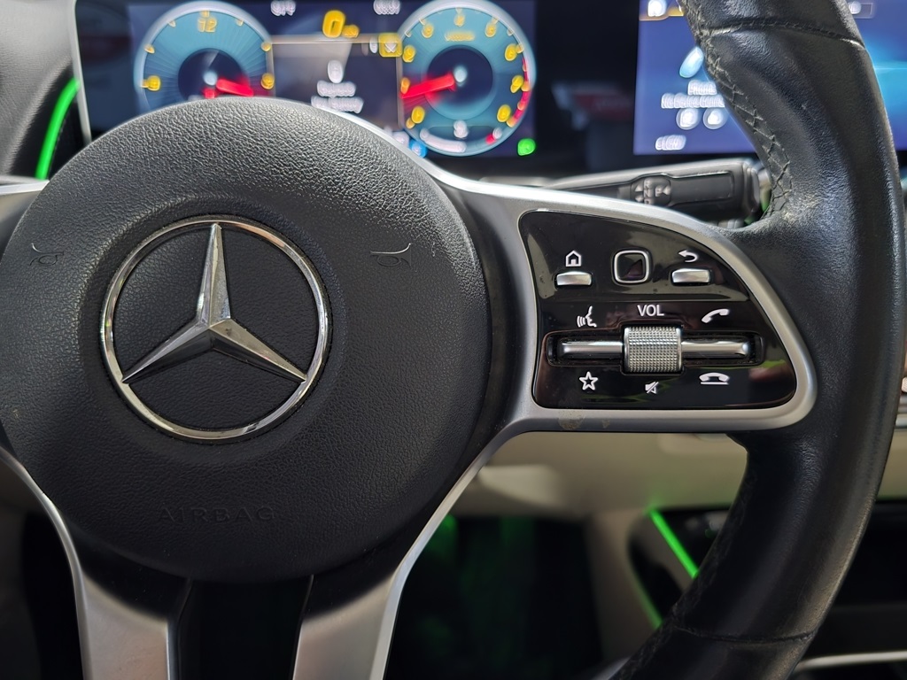 2021 Mercedes Benz GLB 250 photo 17