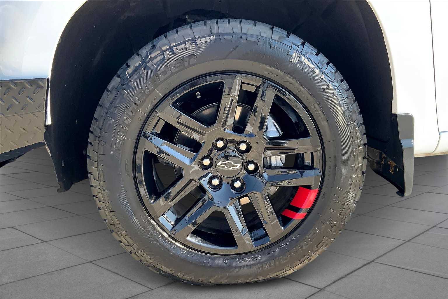 2023 Chevrolet Silverado 1500 RST photo 9
