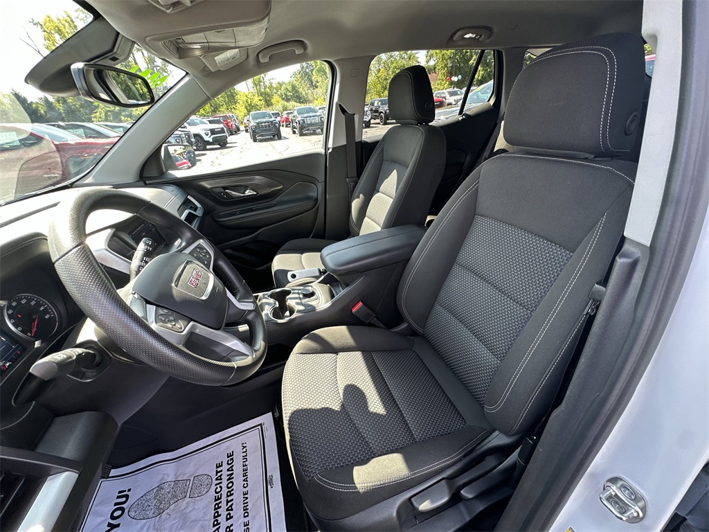 2024 GMC TERRAIN - Image 16