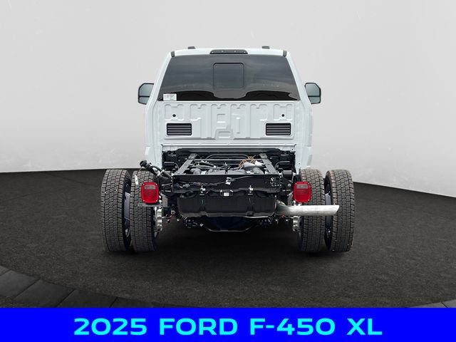 2025 Ford F-450 photo 4