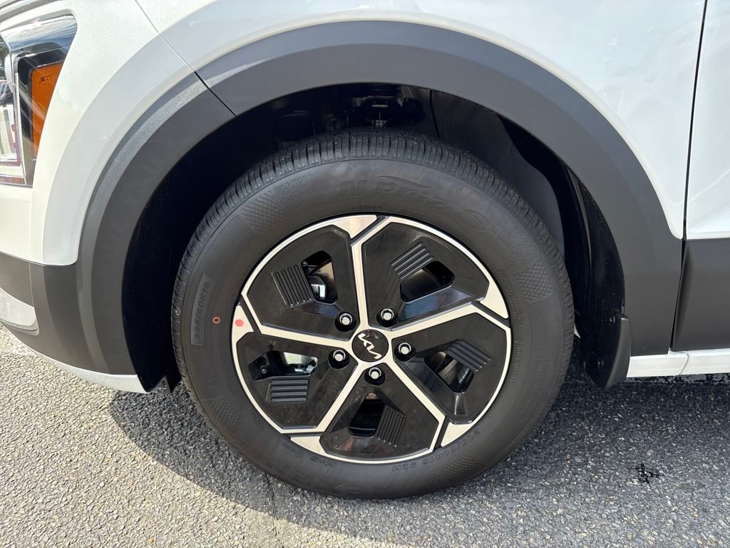 2025 Kia Niro EX photo 10