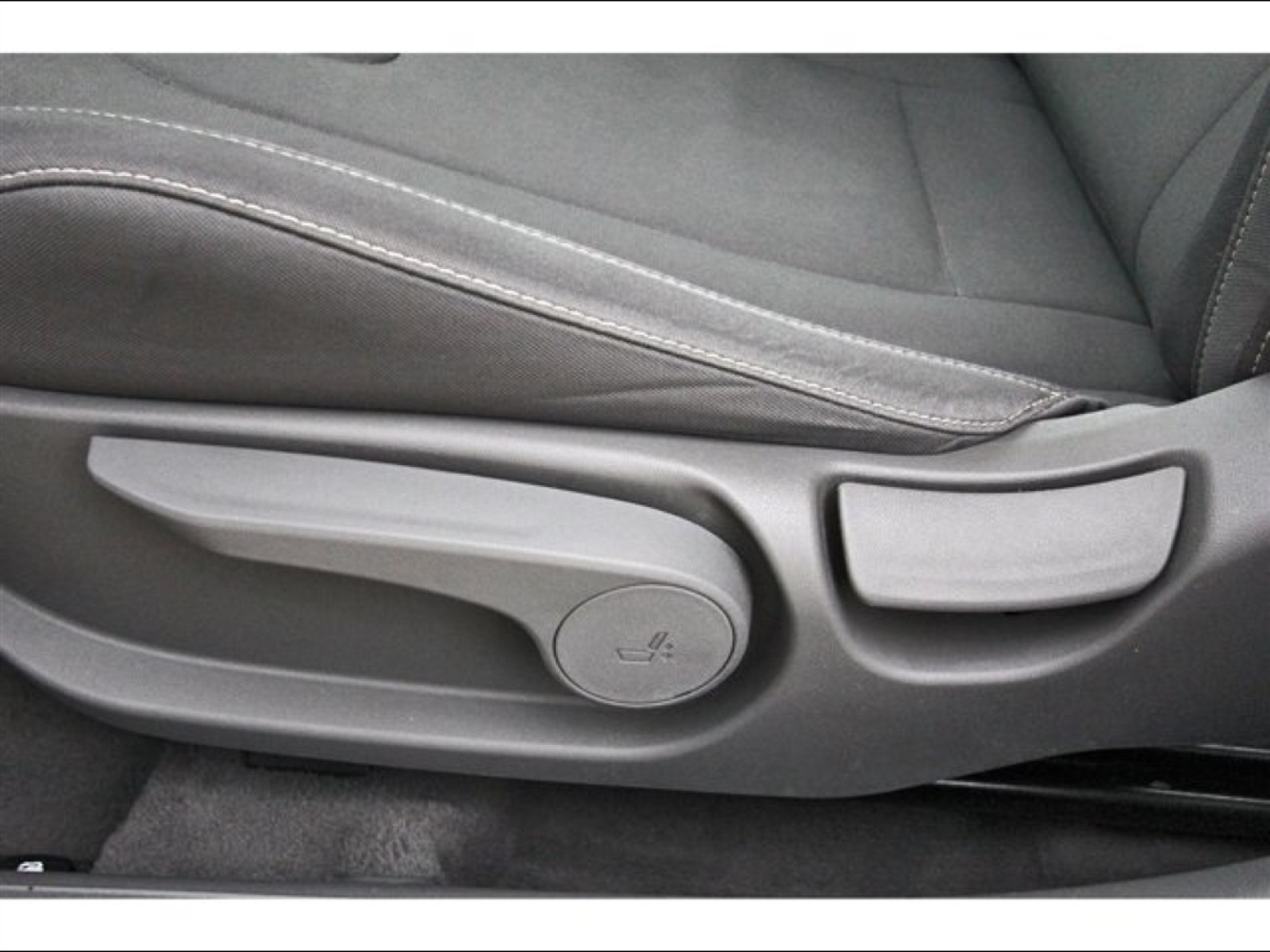 2024 Hyundai Elantra SEL White at Robbins Nissan