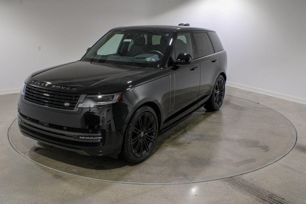 2025 Land Rover Range Rover SE's photo