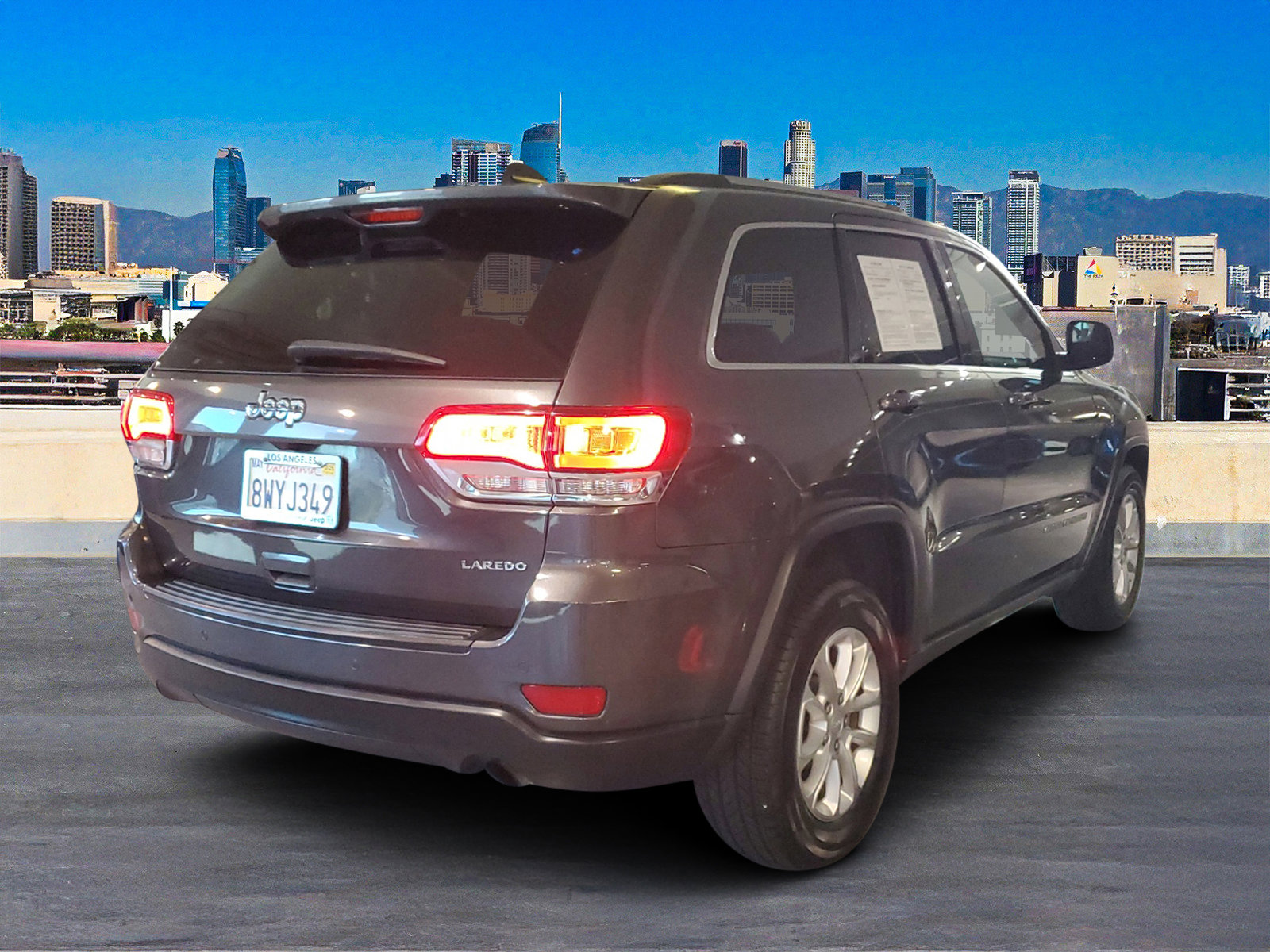 2021 Jeep Grand Cherokee Laredo E photo 3
