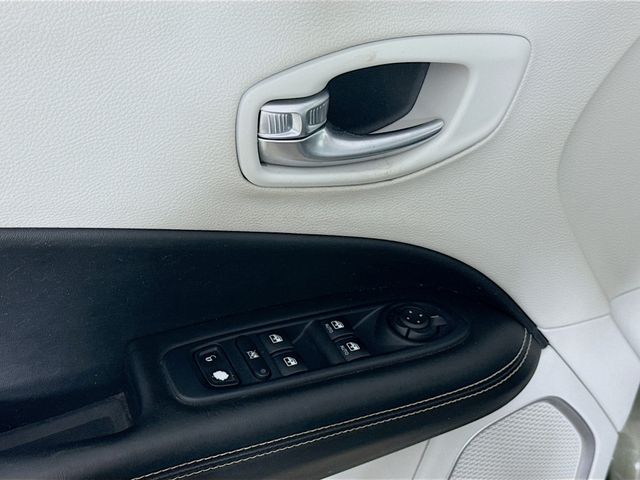 2018 Jeep Compass Latitude photo 15