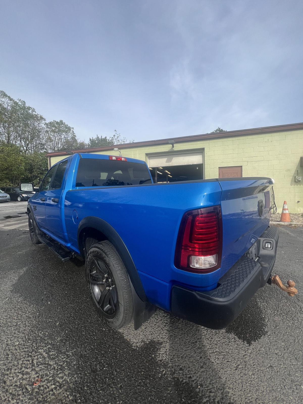 2022 Ram 1500 SLT photo 4