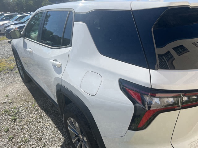 2025 Chevrolet Equinox LT photo 4