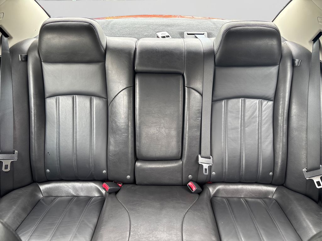 2010 Chrysler 300 C photo 13