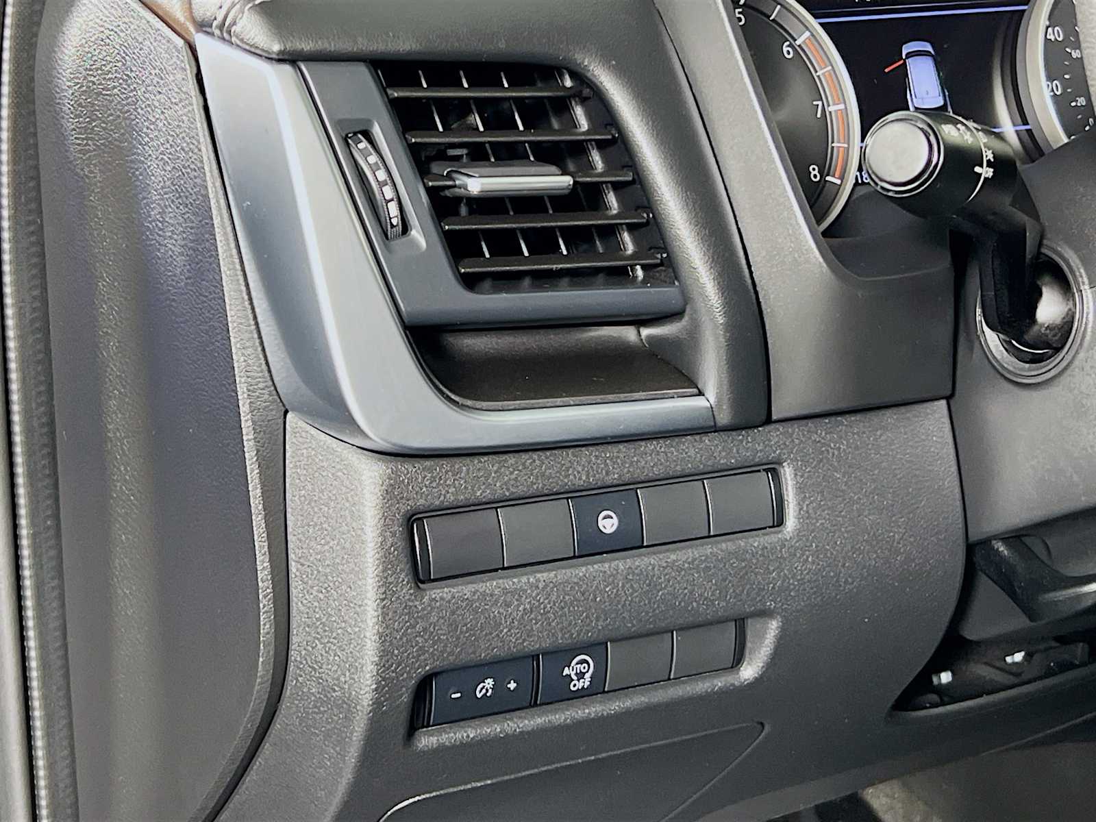 2023 Nissan Rogue SV photo 10