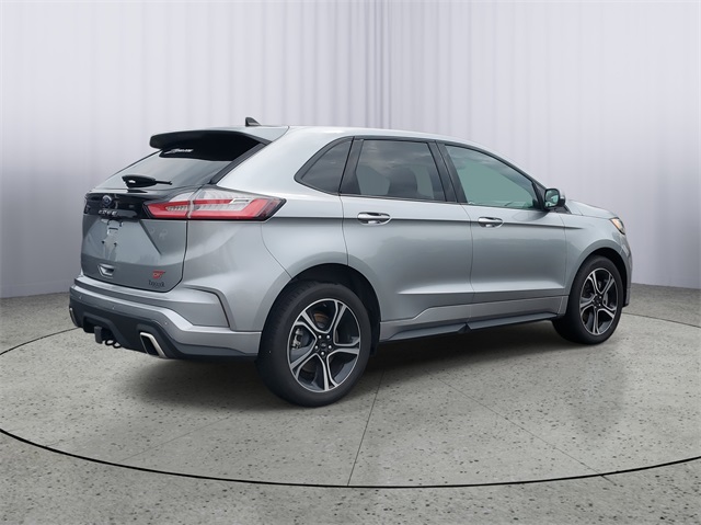 2024 Ford Edge ST photo 2