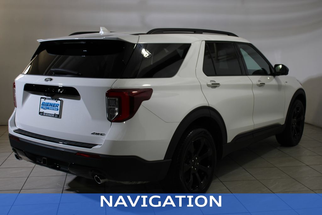 2022 Ford Explorer ST-Line photo 2