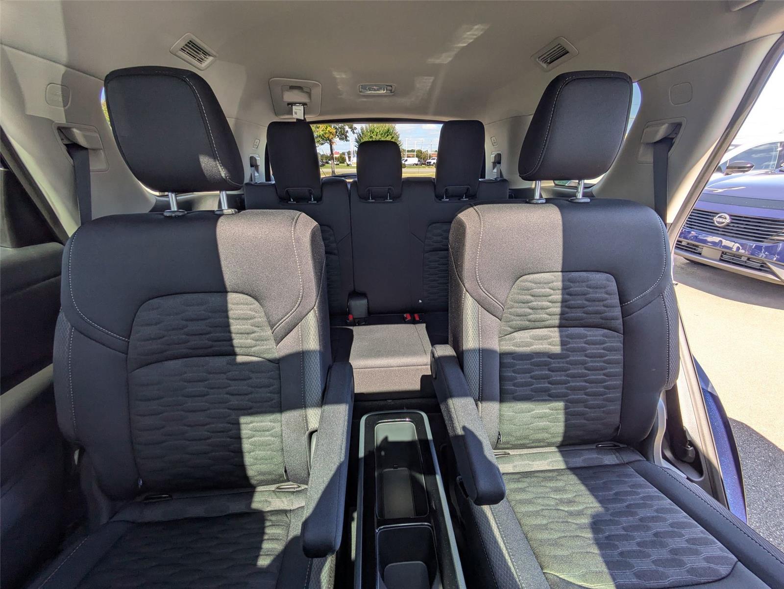 2025 Nissan Pathfinder SV photo 27