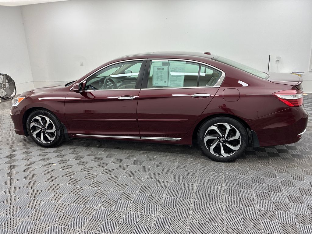 2017 Honda Accord EX-L photo 4
