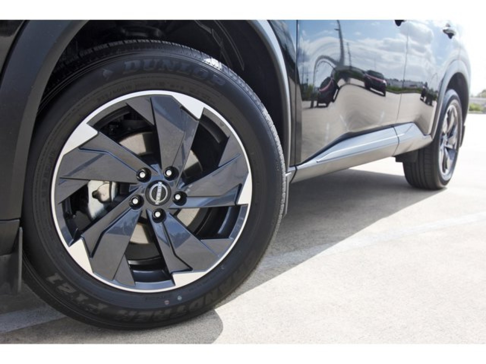 2025 Nissan Rogue SV Black at Robbins Nissan