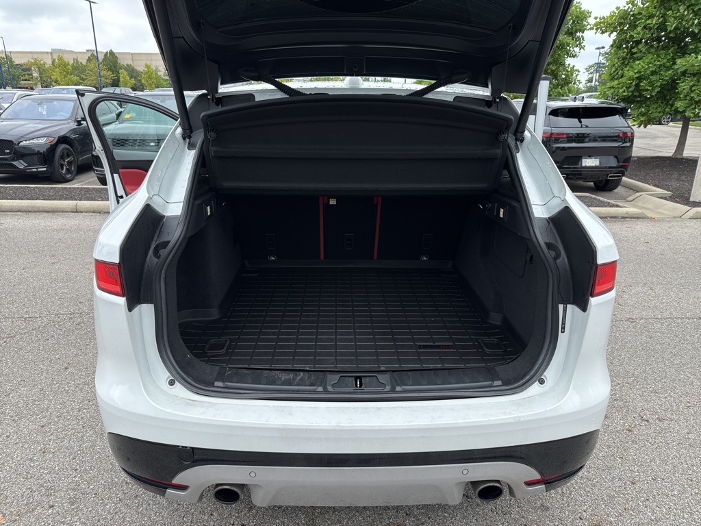 2017 Jaguar F-PACE S photo 18