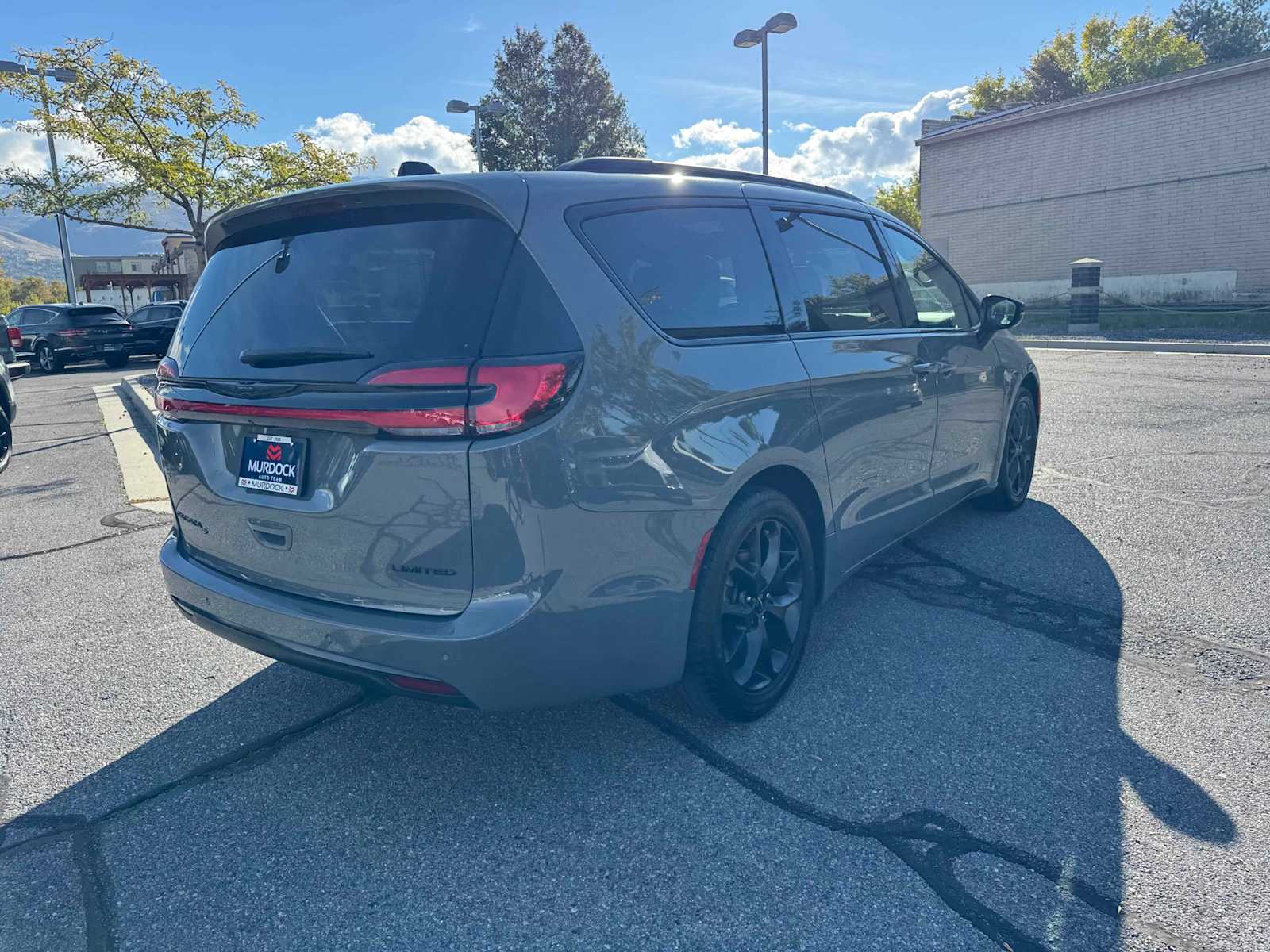 2025 Chrysler Pacifica Limited photo 4