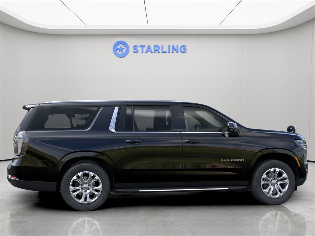 2025 Chevrolet Suburban LT photo 4