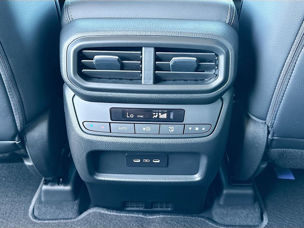 2025 Honda Pilot Touring photo 18