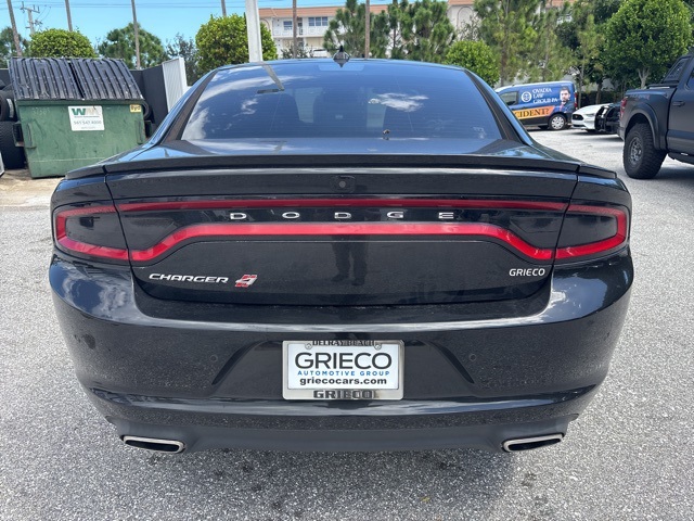 2019 Dodge Charger SXT photo 4