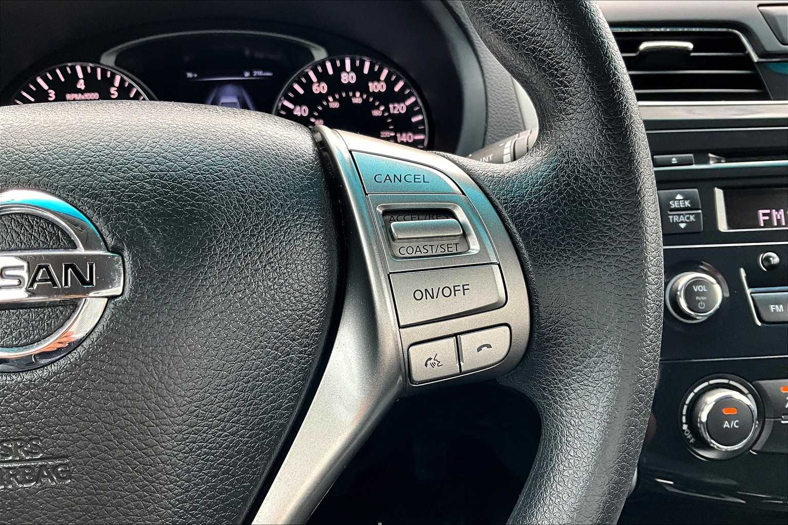 2015 Nissan Altima 2.5 S photo 23